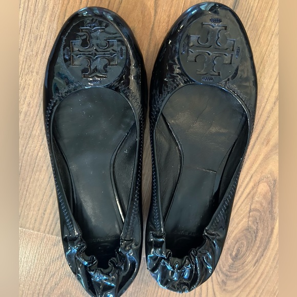 Tory Burch Size 10 black flats - Picture 1 of 3